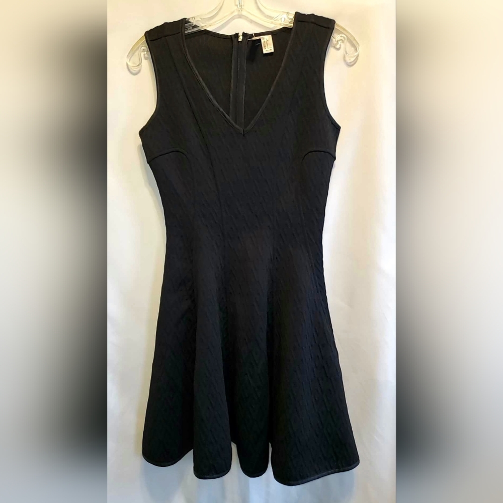 ✨️NWOT Forever 21 Black Textured 'Little Black Dress' Size-small